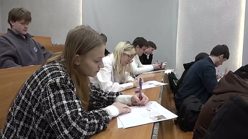 ������������� ��������� �13-�� �������. AL����� �������λ