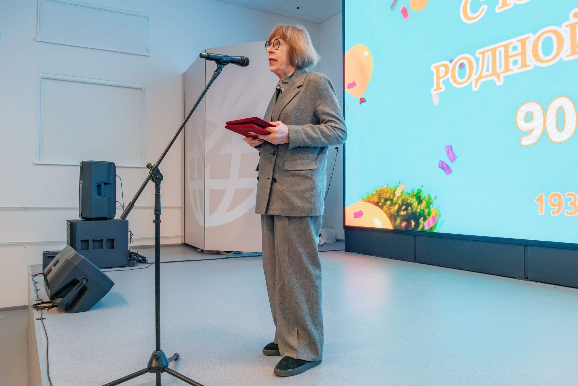 Председатель городского Совета Наталия Фирюлина приняла участие в торжественном мероприятии, посвященном 90-летию лицея №11 Председатель городского Совета Наталия Фирюлина приняла участие в торжественном мероприятии, посвященном 90-летию лицея №11