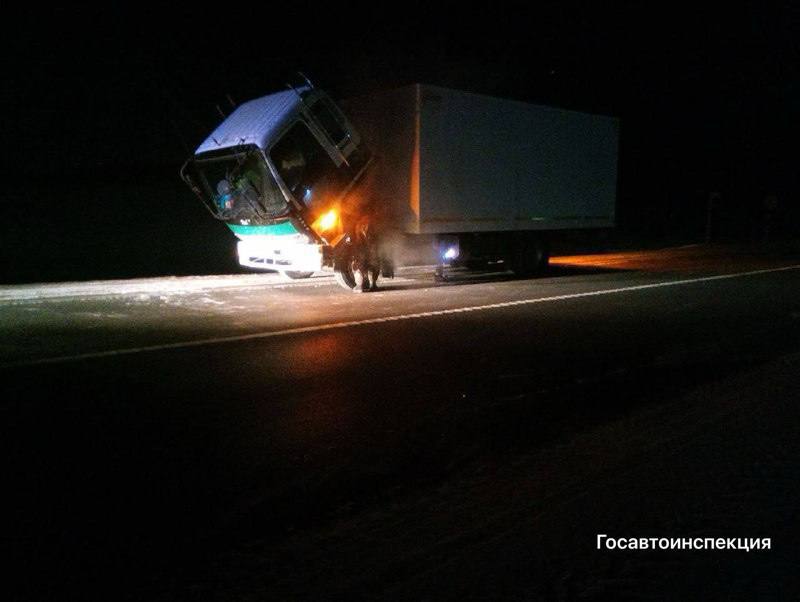 Автоинспекторы помогли водителю, у которого заглох автомобиль в сильный мороз в Абанском районе Автоинспекторы помогли водителю, у которого заглох автомобиль в сильный мороз в Абанском районе