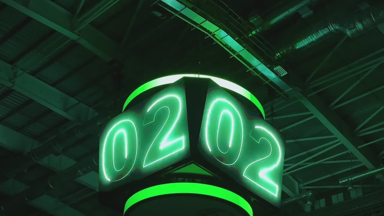 На стадионе «Платинум Арена» пару минут назад состоялось торжественное открытие спортивного события — межрегионального любительского турнира по хоккею «Кубок Сбера»!