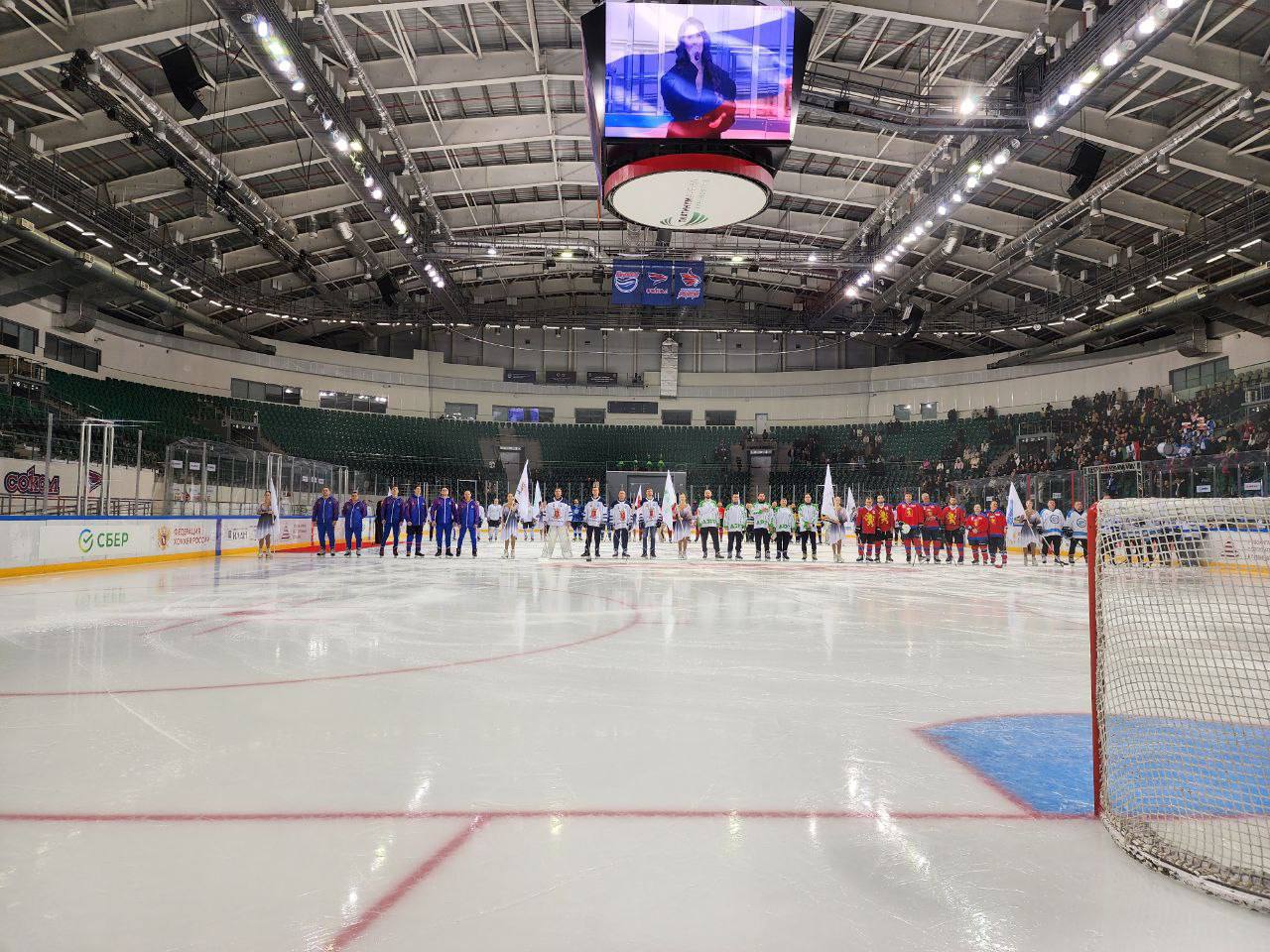 На стадионе «Платинум Арена» пару минут назад состоялось торжественное открытие спортивного события — межрегионального любительского турнира по хоккею «Кубок Сбера»! На стадионе «Платинум Арена» пару минут назад состоялось торжественное открытие спортивного события — межрегионального любительского турнира по хоккею «Кубок Сбера»!