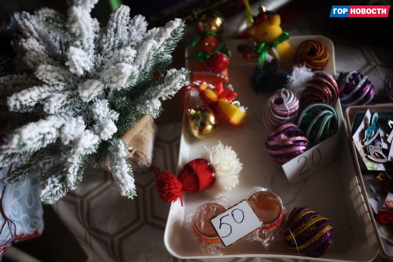 Накануне у детского сада № 7 было по-новогоднему радостно Накануне у детского сада № 7 было по-новогоднему радостно