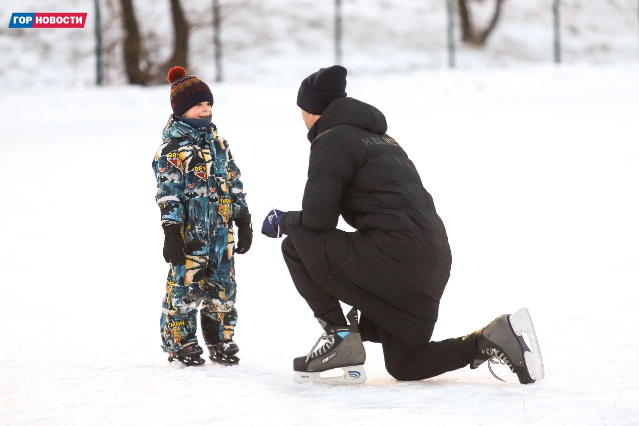 Сегодня в Татышев-парке торжественно открыли каток Сегодня в Татышев-парке торжественно открыли каток