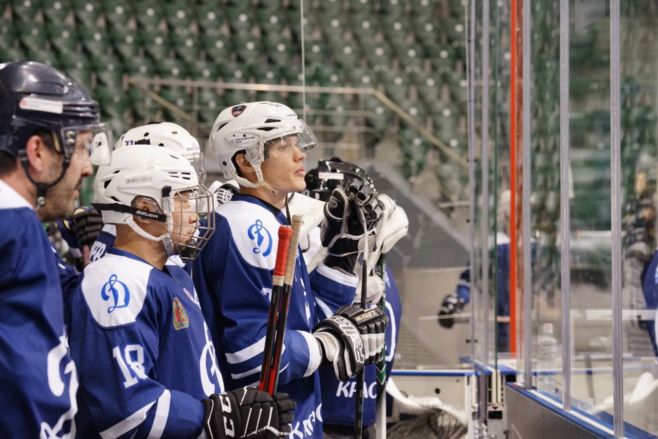 Хоккеисты ГУ МВД по краю уже в полной готовности — ребята заряжены, сосредоточены и полны сил!