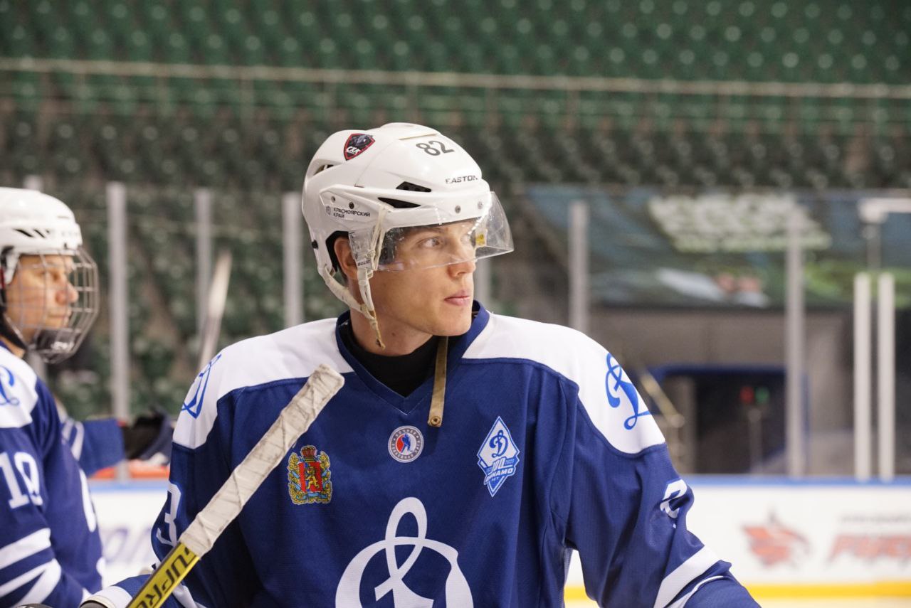 Хоккеисты ГУ МВД по краю уже в полной готовности — ребята заряжены, сосредоточены и полны сил! Хоккеисты ГУ МВД по краю уже в полной готовности — ребята заряжены, сосредоточены и полны сил!