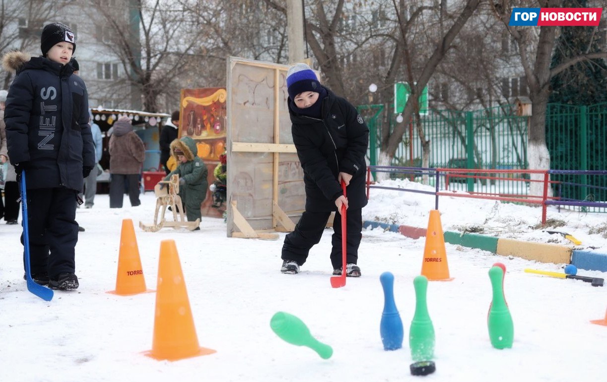 Накануне у детского сада № 7 было по-новогоднему радостно