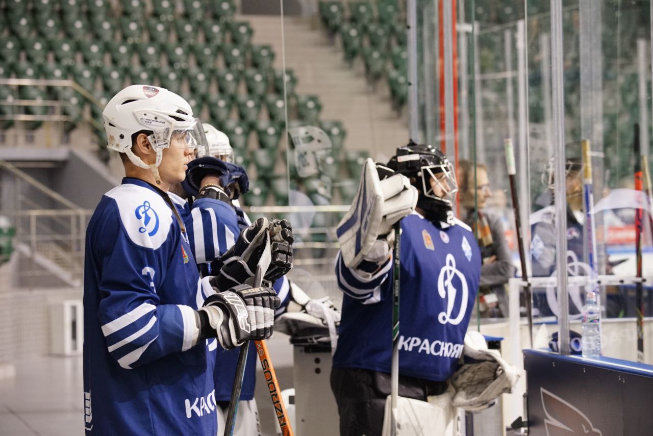 Хоккеисты ГУ МВД по краю уже в полной готовности — ребята заряжены, сосредоточены и полны сил! Хоккеисты ГУ МВД по краю уже в полной готовности — ребята заряжены, сосредоточены и полны сил!