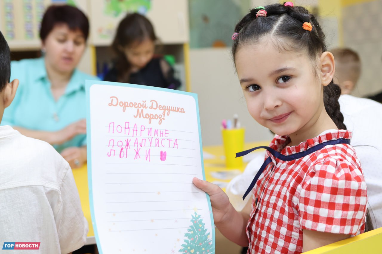 Со временем мы перестаём верить в чудеса и начинаем тонуть в делах и рабочих буднях Со временем мы перестаём верить в чудеса и начинаем тонуть в делах и рабочих буднях