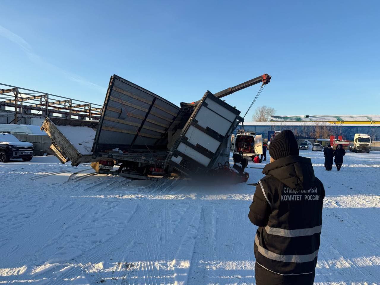 Рабочий погиб на промбазе в Красноярске Рабочий погиб на промбазе в Красноярске