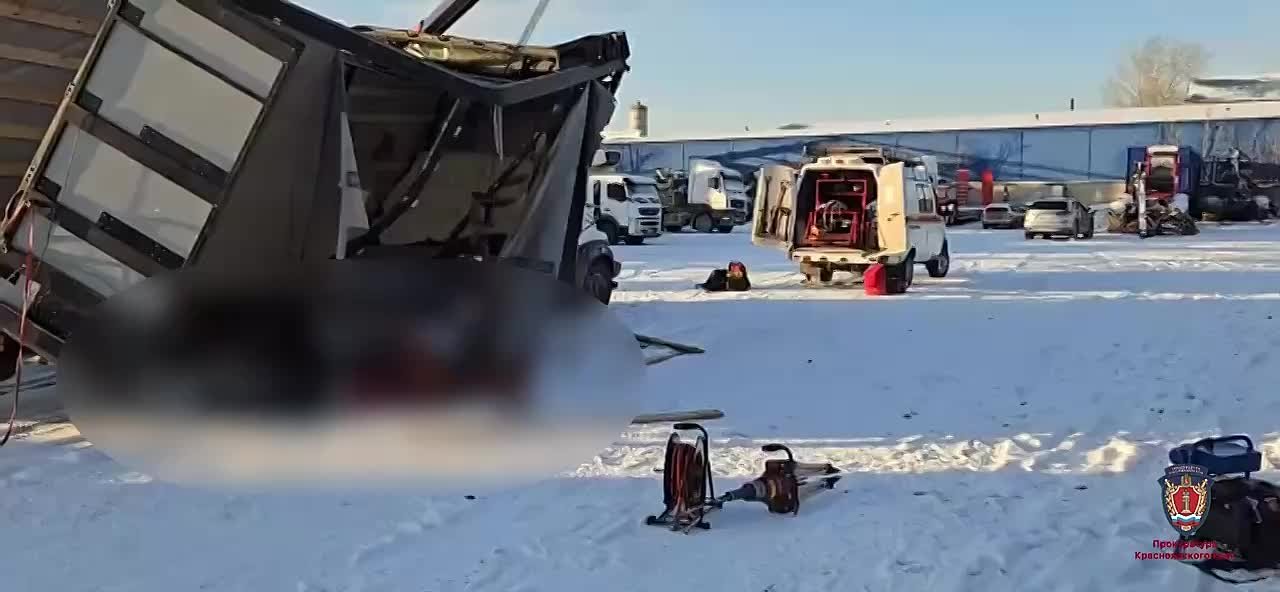 Рабочий погиб на промбазе в Красноярске