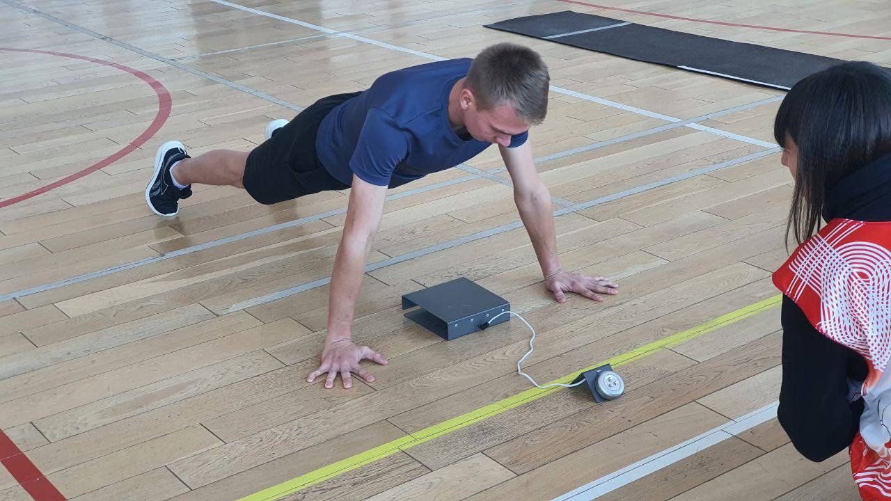 Стражи порядка сдают ГТО. Центр тестирования ВФСК ГТО на базе МБУ «СК Дельфин» с рабочим визитом посетили сотрудники ОМВД России по ЗАТО п. Солнечный Стражи порядка сдают ГТО. Центр тестирования ВФСК ГТО на базе МБУ «СК Дельфин» с рабочим визитом посетили сотрудники ОМВД России по ЗАТО п. Солнечный