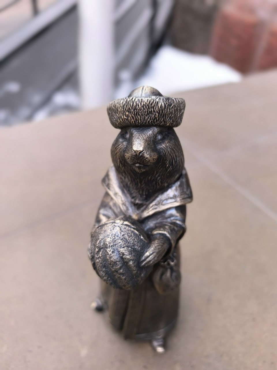 В Красноярске очередное пополнение среди бронзовых сусликов! В Красноярске очередное пополнение среди бронзовых сусликов!