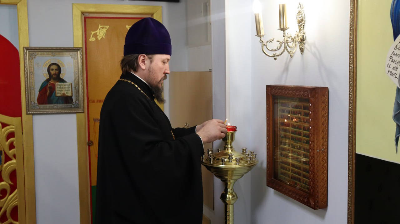Преосвященнейший Агафангел, епископ Норильский и Туруханский освятил молельную комнату в СИЗО-4