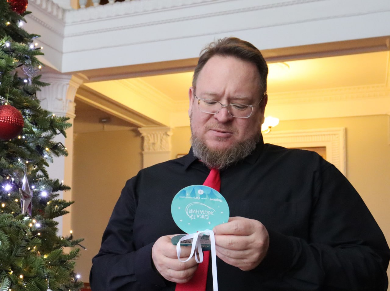 Вслед за губернатором члены краевого правительства принимают участие в акции «Елка желаний»: Вслед за губернатором члены краевого правительства принимают участие в акции «Елка желаний»: