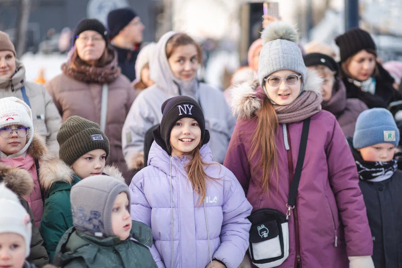 В речном клубе «Остров» состоялась одна из первых в этом сезоне новогодних ёлок — театрализованная история с неожиданными поворотами В речном клубе «Остров» состоялась одна из первых в этом сезоне новогодних ёлок — театрализованная история с неожиданными поворотами