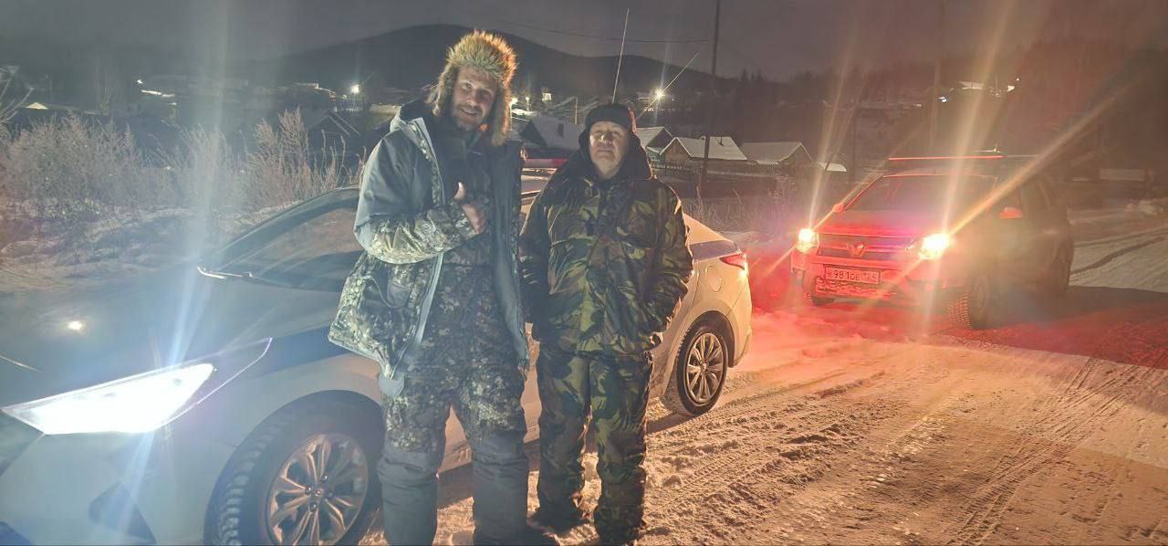 Манском районе дорожные полицейские вызволили из снежного плена рыбаков Манском районе дорожные полицейские вызволили из снежного плена рыбаков