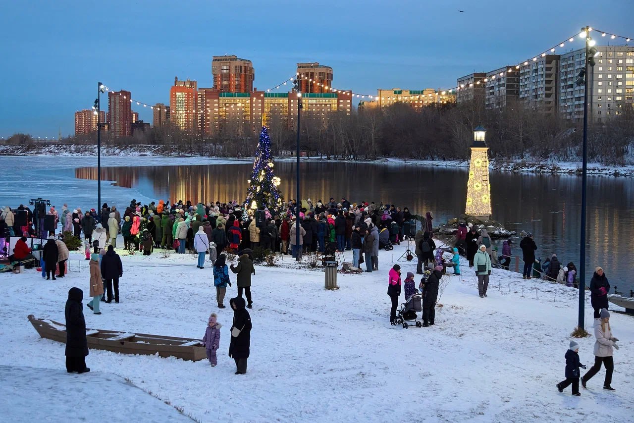 В речном клубе «Остров» состоялась одна из первых в этом сезоне новогодних ёлок — театрализованная история с неожиданными поворотами В речном клубе «Остров» состоялась одна из первых в этом сезоне новогодних ёлок — театрализованная история с неожиданными поворотами