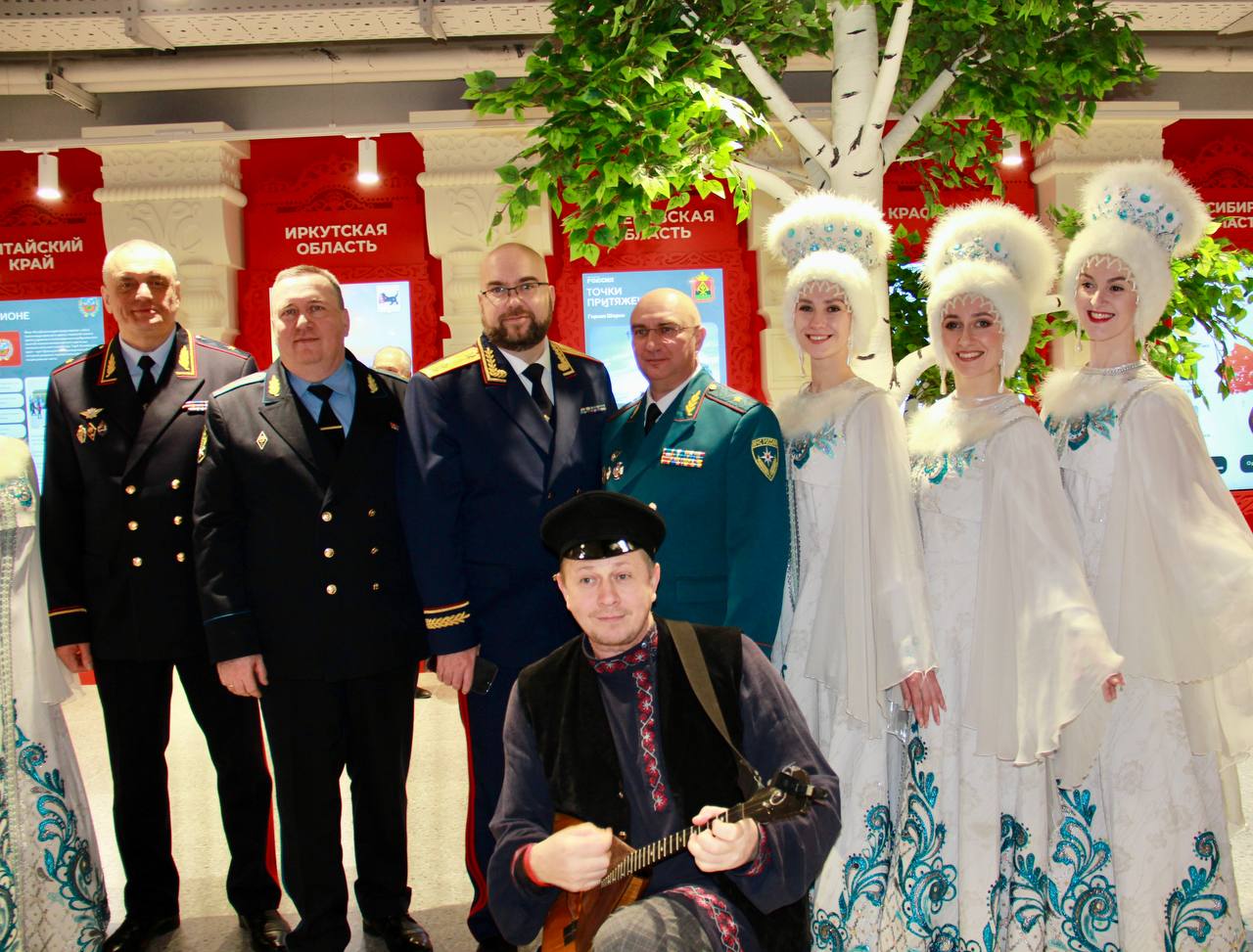 Руководитель ГСУ СК России по Красноярскому краю и Республике Хакасия Алексей Еремин принял участие в церемонии открытия филиала Национального центра «Россия» Руководитель ГСУ СК России по Красноярскому краю и Республике Хакасия Алексей Еремин принял участие в церемонии открытия филиала Национального центра «Россия»