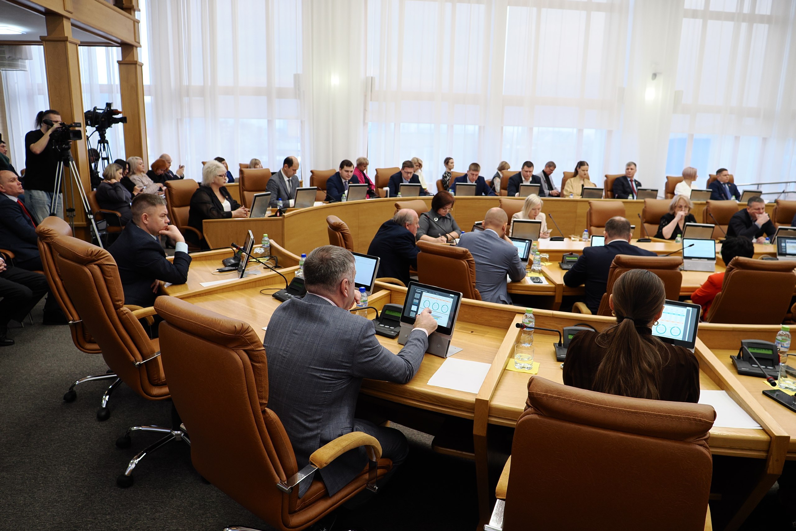 Сессия городского Совета приняла бюджет Красноярска на 2026 год и плановый период 2027–2028 годов Сессия городского Совета приняла бюджет Красноярска на 2026 год и плановый период 2027–2028 годов