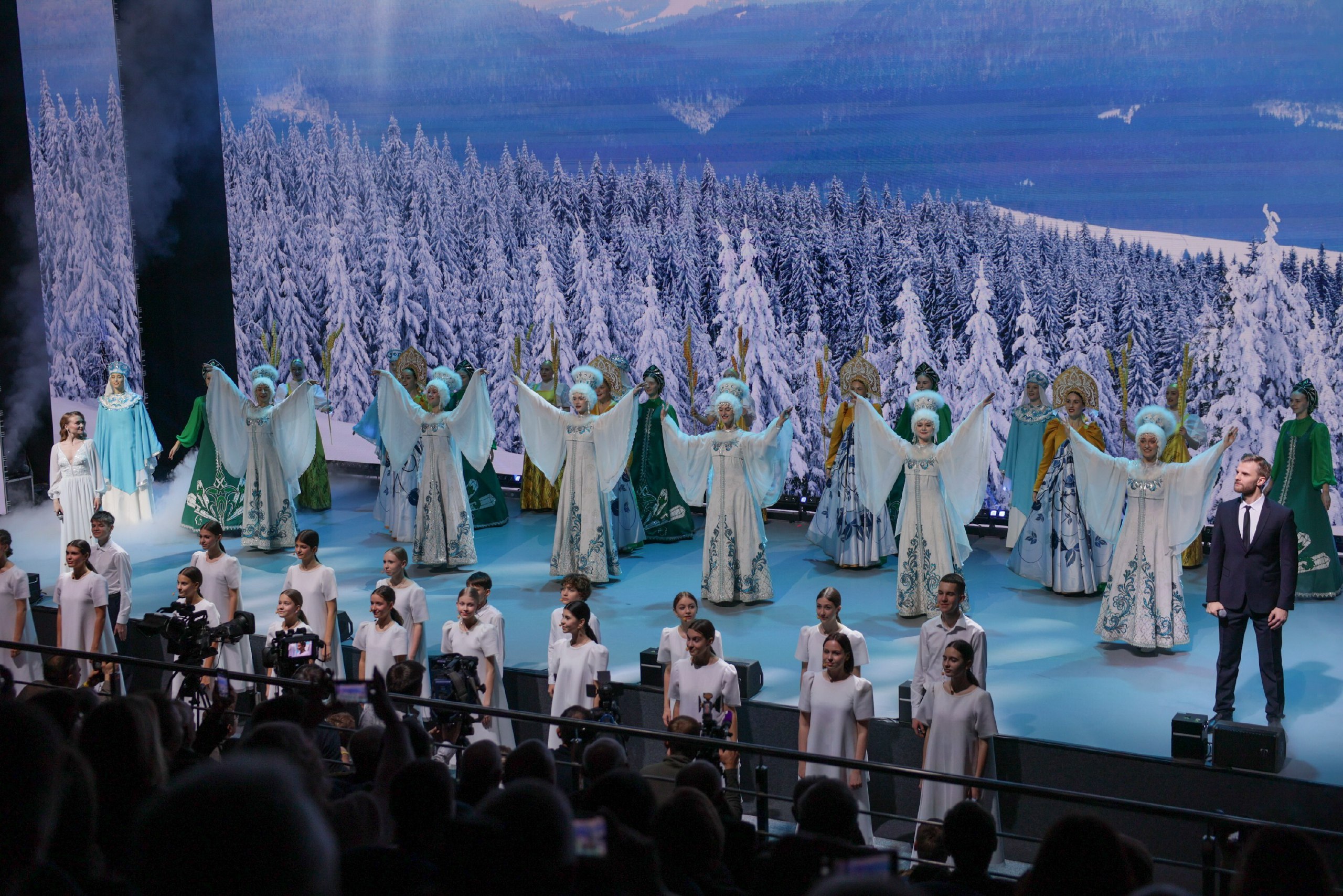 #длявсегокрая. Владимир Путин поздравил красноярцев с открытием Национального центра «Россия» #длявсегокрая. Владимир Путин поздравил красноярцев с открытием Национального центра «Россия»