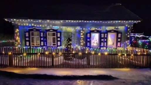 Жители региона украшают усадьбы к Новому году