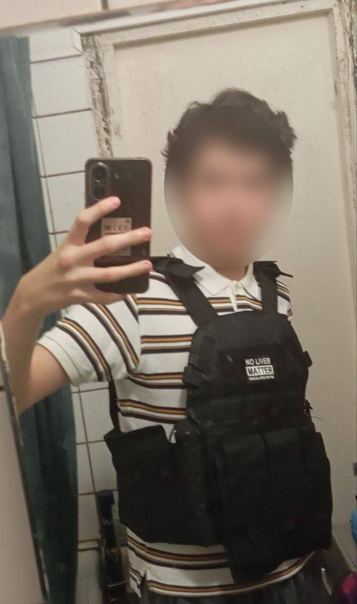 В подмосковной школе подросток с ножом зарезал 10-летнего мальчика В подмосковной школе подросток с ножом зарезал 10-летнего мальчика