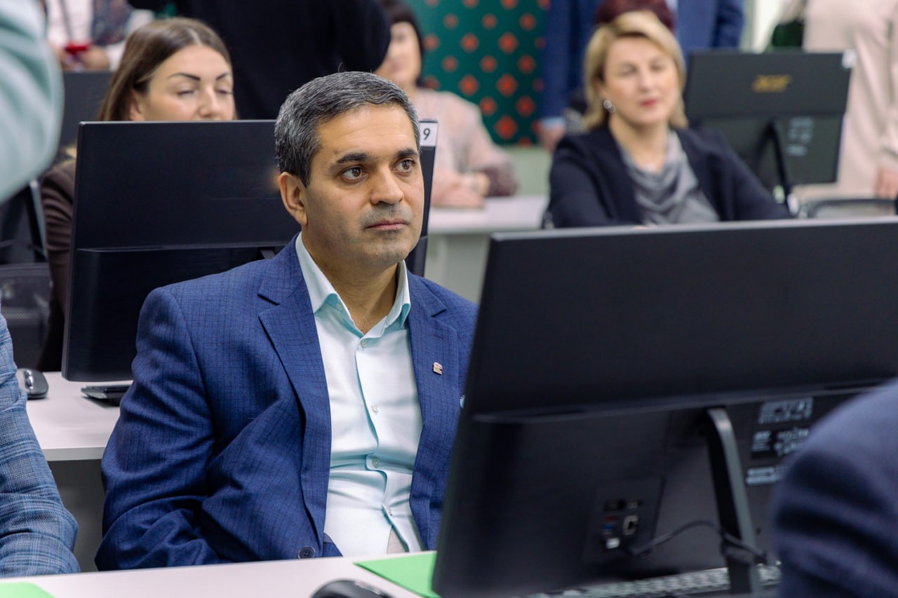 Депутаты и преподаватели КрасГАУ обсудили будущее аграрного образования Депутаты и преподаватели КрасГАУ обсудили будущее аграрного образования