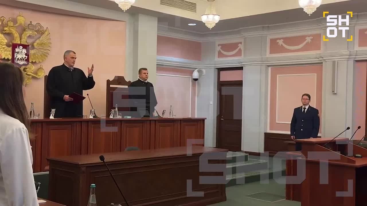 Верховный суд РФ отказал Ларисе Долиной и вернул квартиру Полине Лурье