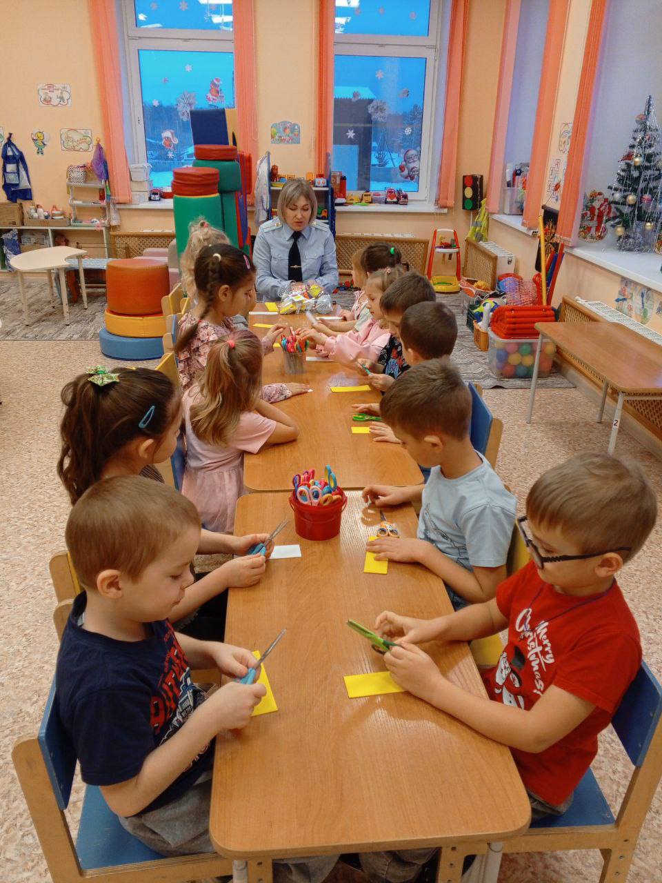 «Светящиеся защитники» - залог безопасного передвижения детей в темное время суток «Светящиеся защитники» - залог безопасного передвижения детей в темное время суток