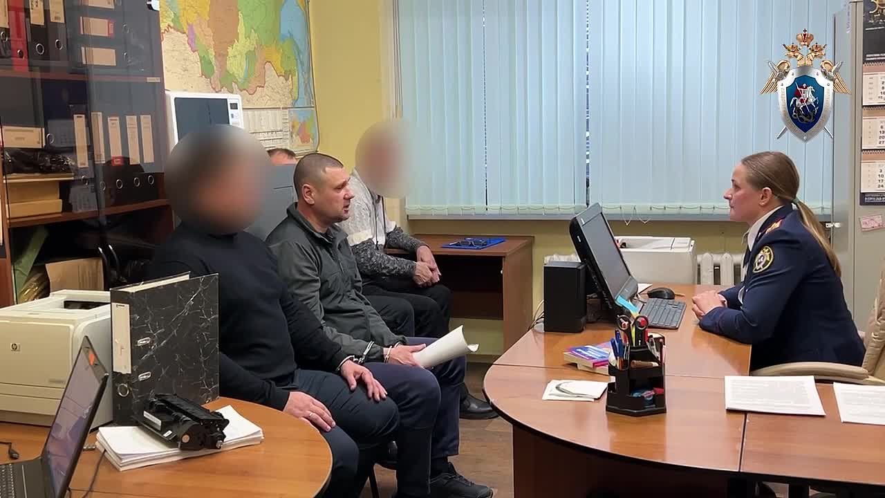 Завершено расследование уголовного дела по обвинению бывшего начальника УГИБДД ГУ МВД России по Красноярскому краю в получении взяток и превышении должностных полномочий