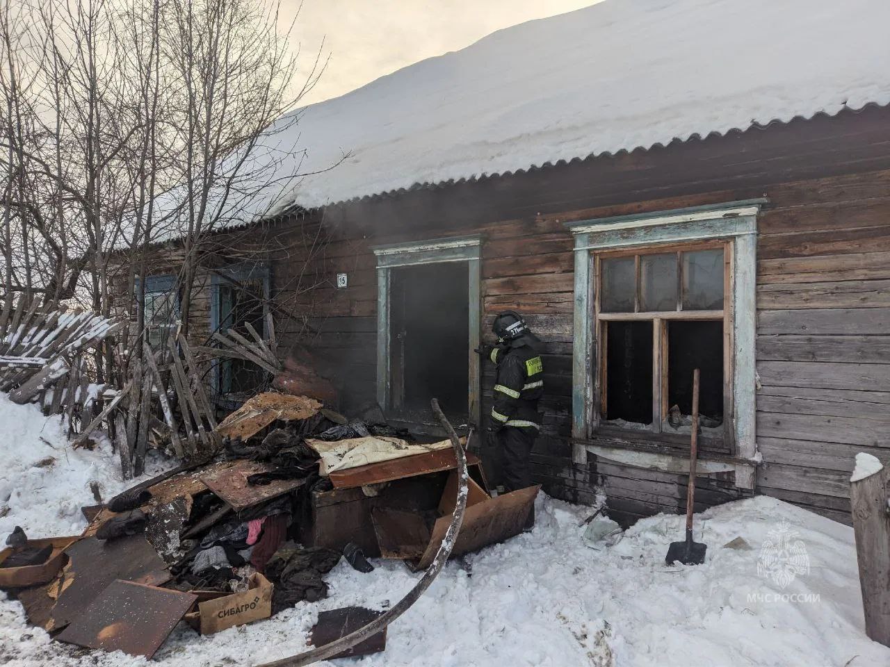 3 человека погибли на пожаре в Красноярском крае 3 человека погибли на пожаре в Красноярском крае