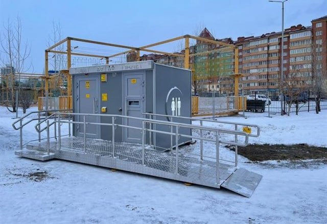 В Красноярске на новогодних локациях установят бесплатные теплые туалеты