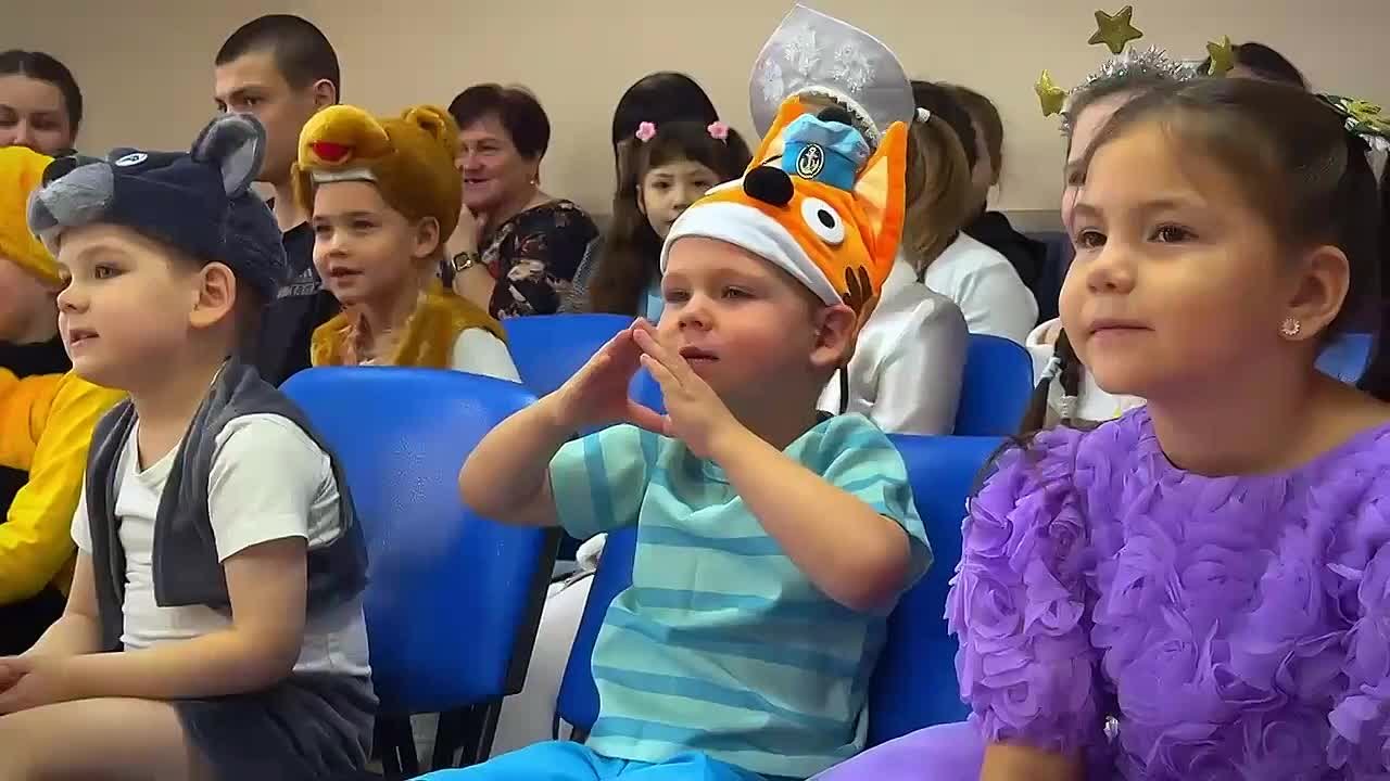 Сотрудники ГУ МВД России по краю исполнили новогодние мечты ребят из Центра семьи и детей!