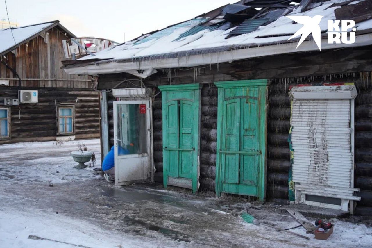 Учительница жила одна в ветхом доме – бывшей цветочной лавке: что известно о пожаре в центре Красноярска, в котором погибла женщина Учительница жила одна в ветхом доме – бывшей цветочной лавке: что известно о пожаре в центре Красноярска, в котором погибла женщина