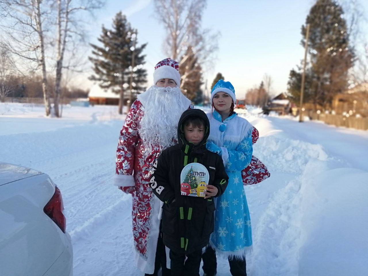 Служба с добрым сердцем: полицейские Козульского района устроили праздник для детей