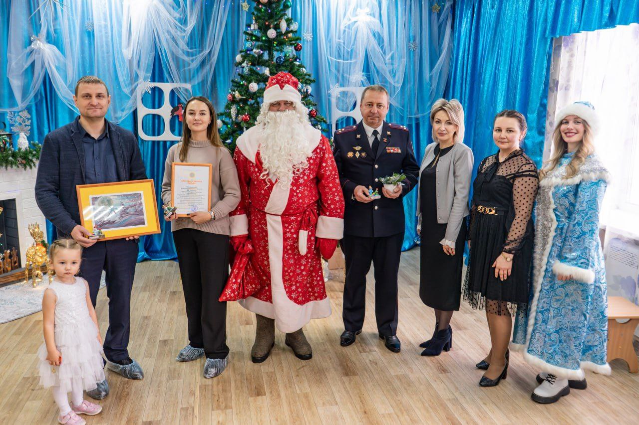 Сотрудники ГУ МВД России по краю исполнили новогодние мечты ребят из Центра семьи и детей! Сотрудники ГУ МВД России по краю исполнили новогодние мечты ребят из Центра семьи и детей!