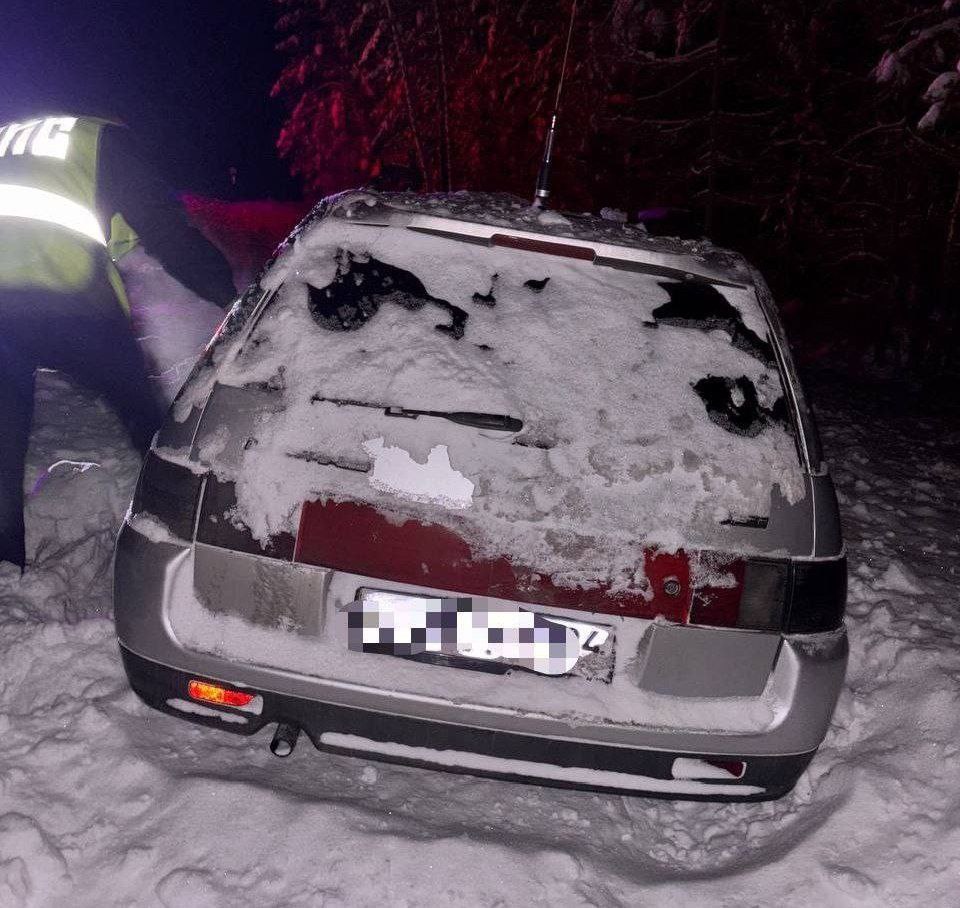Водитель вылетел с трассы у Кодинска, а когда вышел просить помощи — его сбили Водитель вылетел с трассы у Кодинска, а когда вышел просить помощи — его сбили