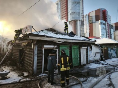 Цветочный павильон горит в центре Красноярска