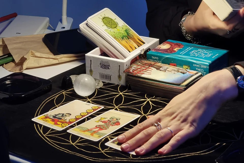 Хотела вернуть мужа магией и потеряла его и деньги: в Красноярске будут судить «потомственную шаманку», обманувшую клиентку на 600 тысяч рублей