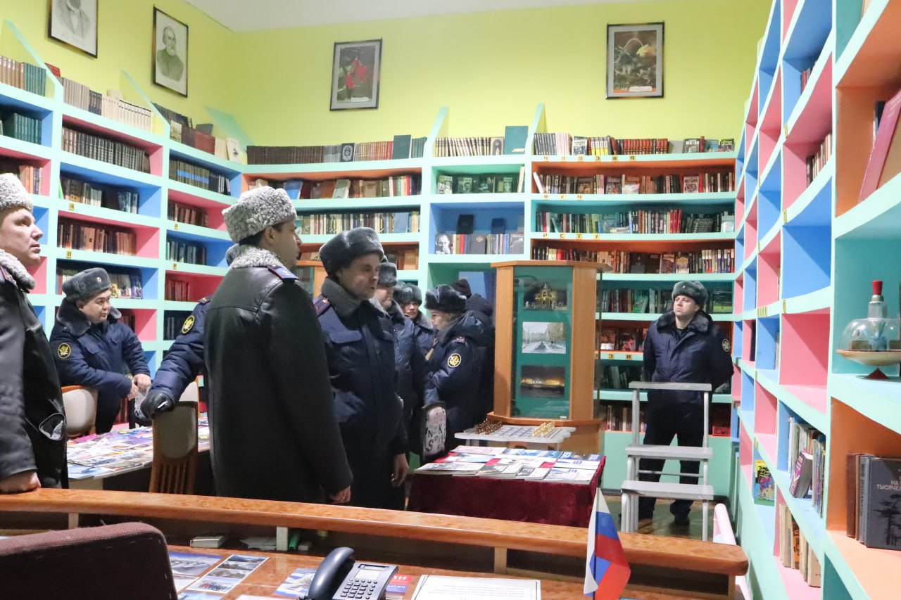Начальник ГУФСИН генерал-лейтенант внутренней службы Антон Ефаркин посетил пенитенциарные учреждения, расположенные за Полярным кругом Начальник ГУФСИН генерал-лейтенант внутренней службы Антон Ефаркин посетил пенитенциарные учреждения, расположенные за Полярным кругом