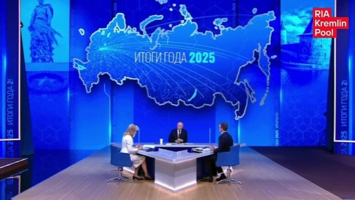 Первый вопрос президенту задали ведущие прямой линии – о конфликте с Украиной