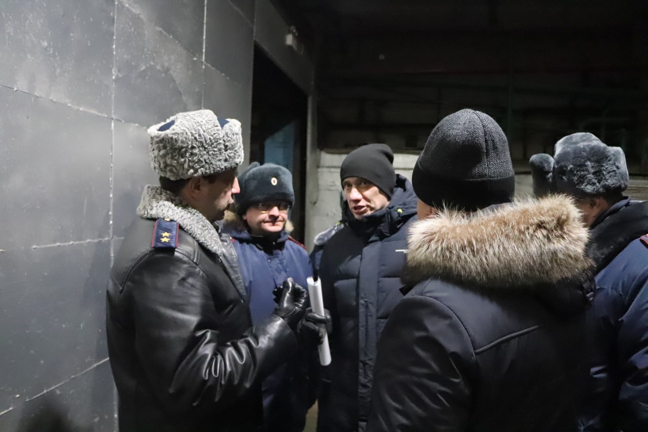 Начальник ГУФСИН генерал-лейтенант внутренней службы Антон Ефаркин посетил пенитенциарные учреждения, расположенные за Полярным кругом Начальник ГУФСИН генерал-лейтенант внутренней службы Антон Ефаркин посетил пенитенциарные учреждения, расположенные за Полярным кругом