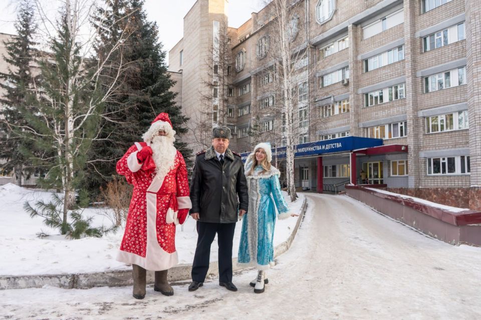 Помощь от сердца: полицейские Красноярского края поддержали детей, проходящих лечение