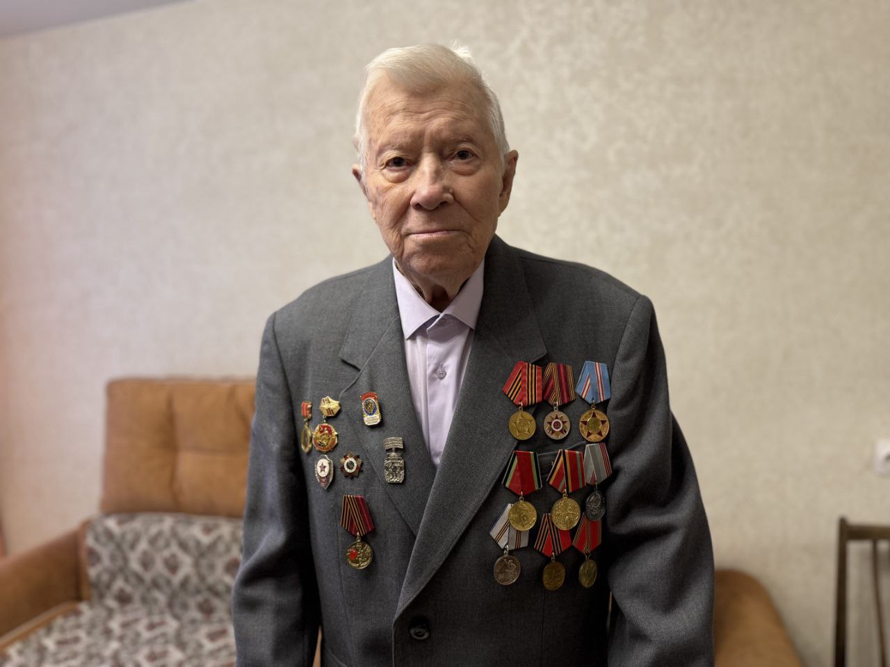 Ветеран Великой Отечественной войны и почетный гражданин Красноярска Василий Миронович Изосимов отметил свой 100-летний юбилей Ветеран Великой Отечественной войны и почетный гражданин Красноярска Василий Миронович Изосимов отметил свой 100-летний юбилей