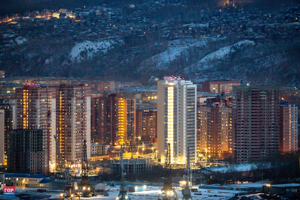 Вечер бредит тайной и тысячами ярких огней! Что-то есть романтичного в городских индустриальных пейзажах Вечер бредит тайной и тысячами ярких огней! Что-то есть романтичного в городских индустриальных пейзажах