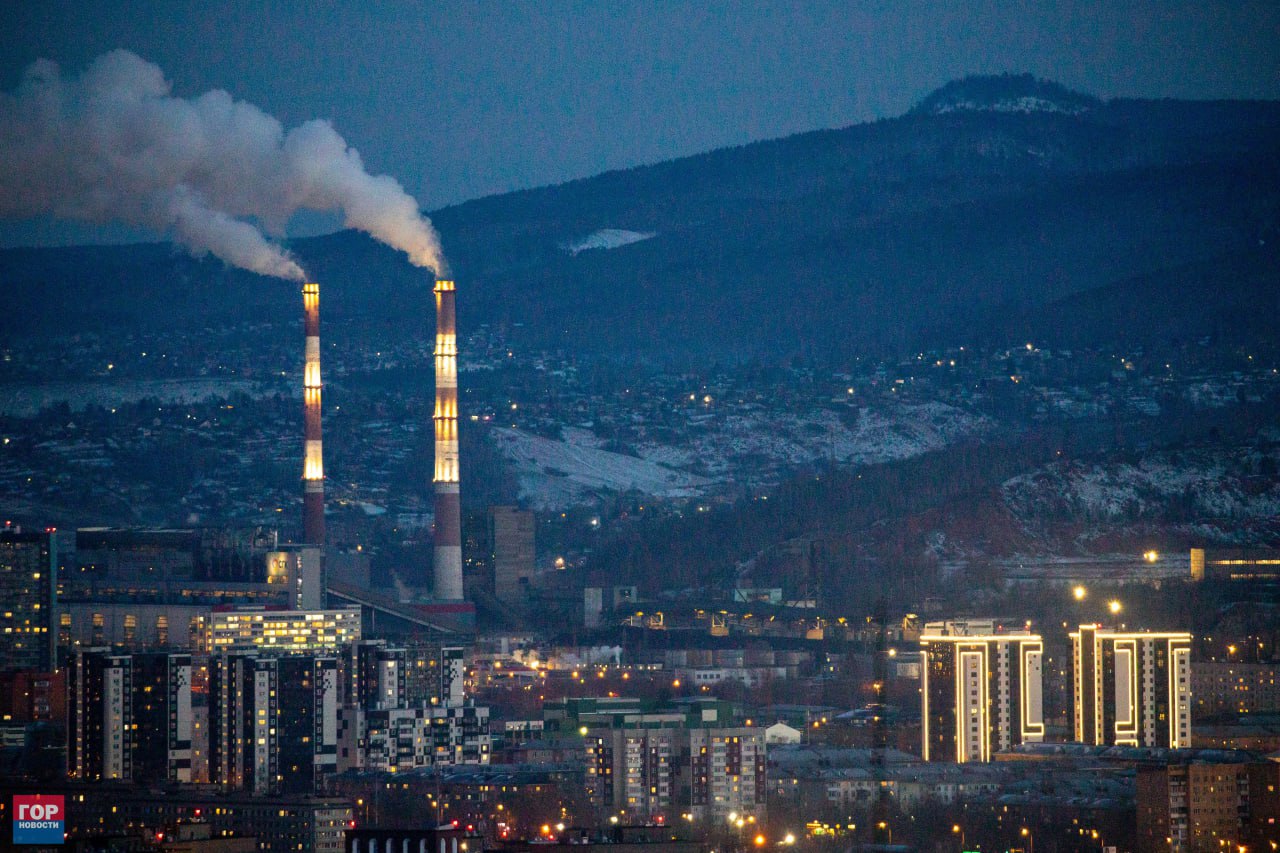 Вечер бредит тайной и тысячами ярких огней! Что-то есть романтичного в городских индустриальных пейзажах Вечер бредит тайной и тысячами ярких огней! Что-то есть романтичного в городских индустриальных пейзажах