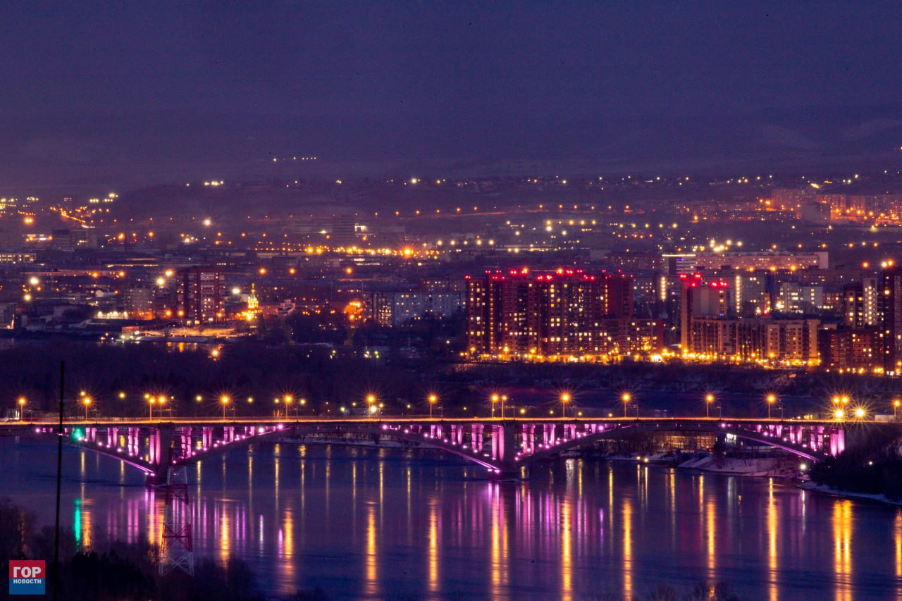 Вечер бредит тайной и тысячами ярких огней! Что-то есть романтичного в городских индустриальных пейзажах