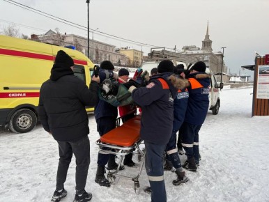 Красноярские спасатели за двое суток из Енисея спасли двух мужчин