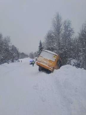 Автобус с пассажирами съехал в кювет в Курагинском районе