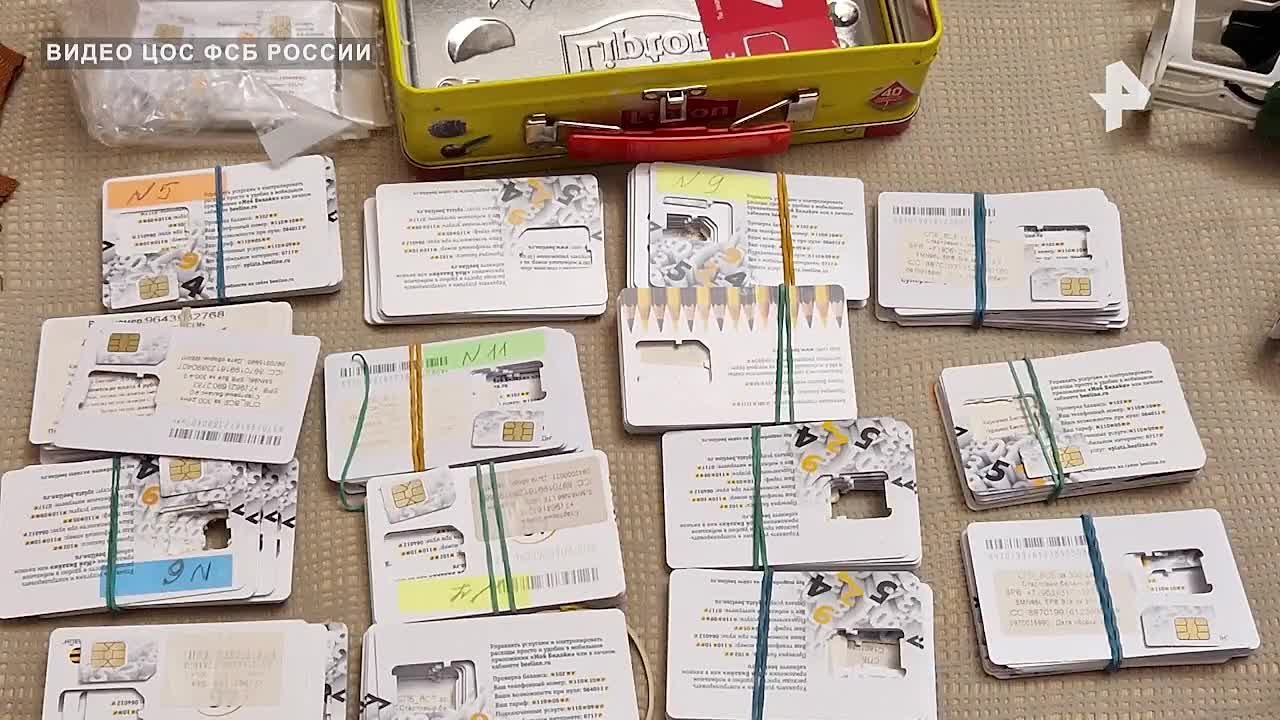 Сотрудники ФСБ России задержали организатора и 20 членов группы, которые заработали полмиллиарда рублей на противозаконной легализации иностранцев